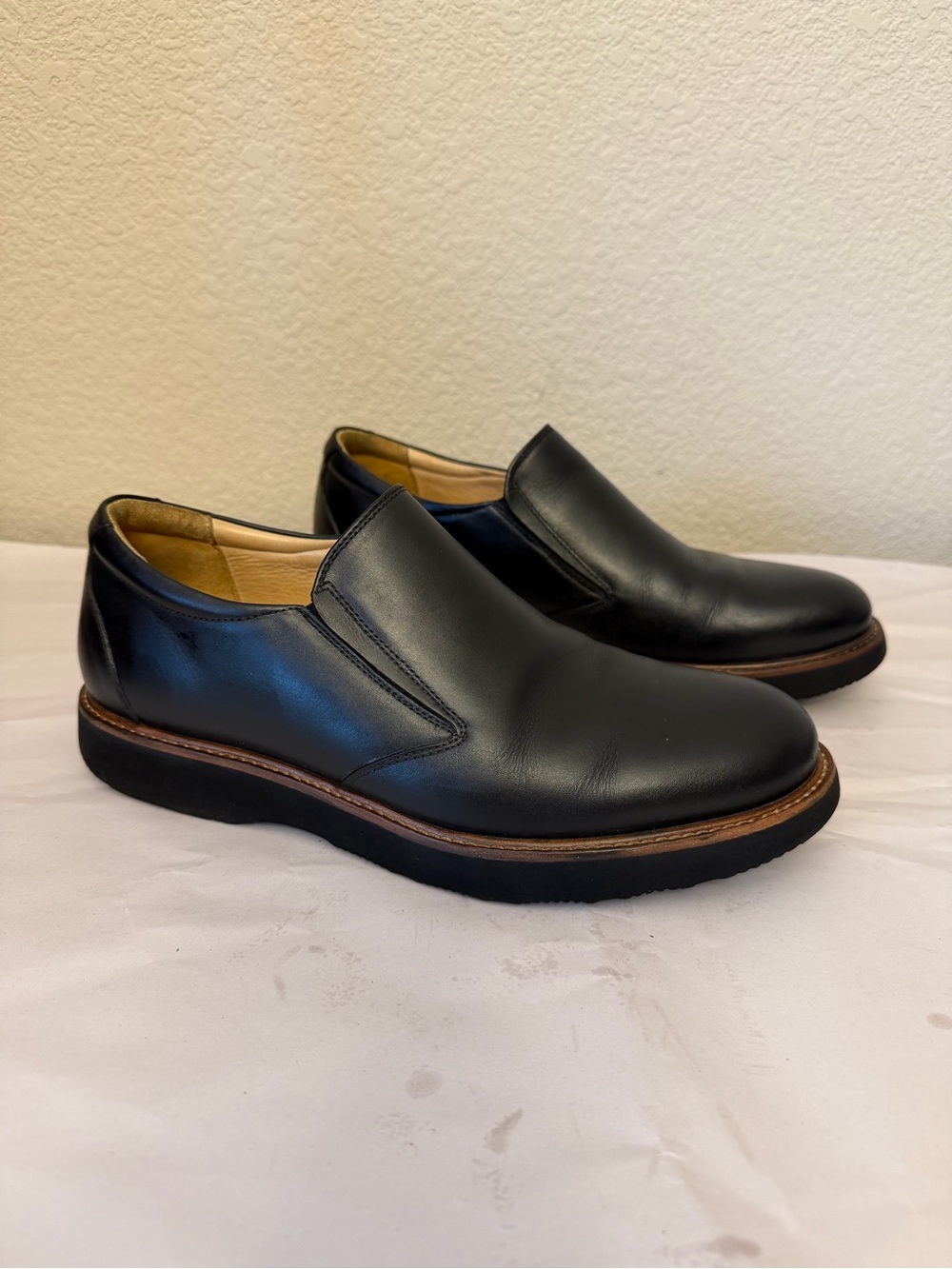 Samuel Hubbard Men's Black Leather Slip-On Loafers with Contrasting Welt Sz 8 M